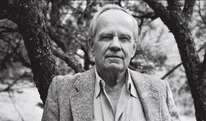 Fallece Cormac McCarthy, uno de los escritores contemporáneos de EEUU más respetados