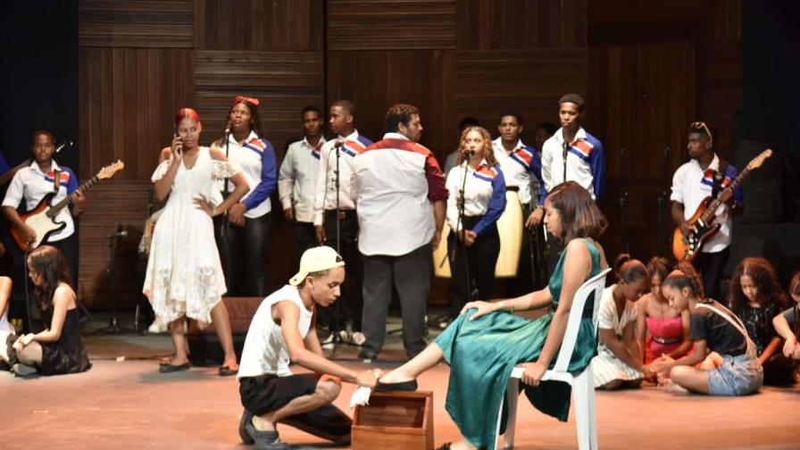 Minerd celebra décima Gala Nacional de Arte con más de dos mil estudiantes de 73 centros