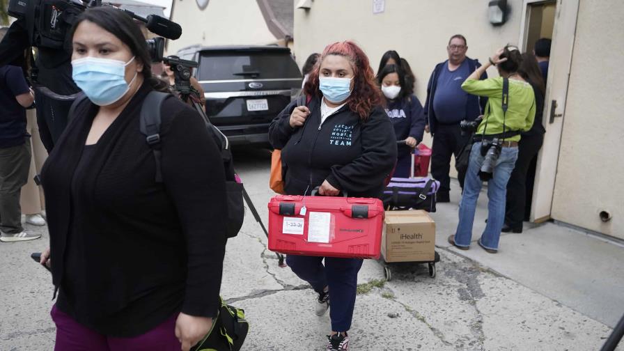 Texas envía migrantes en autobús a Los Ángeles; alcaldesa de LA arremete contra la medida