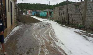 ¿Qué provocó espuma en corriente de agua reportada en Azua?