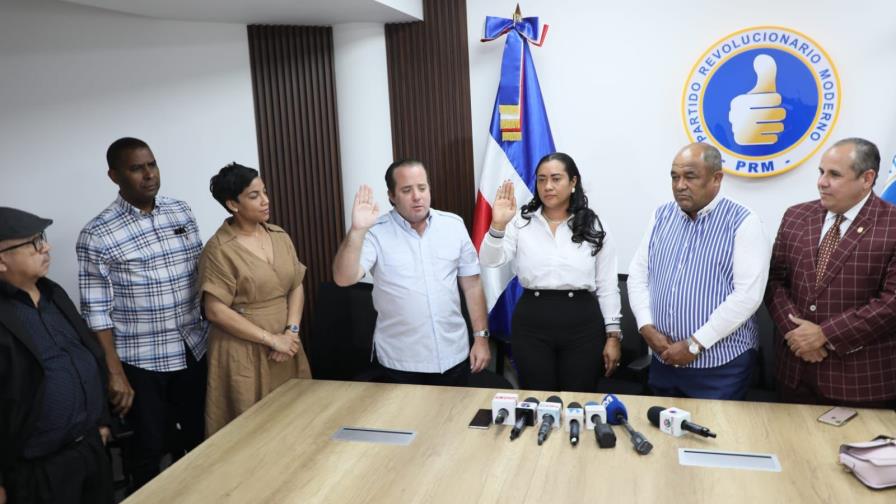PRM juramenta a vicealcaldesa de Castañuelas que era del PLD PRM juramenta a vicealcaldesa de Castañuelas que era del PLD