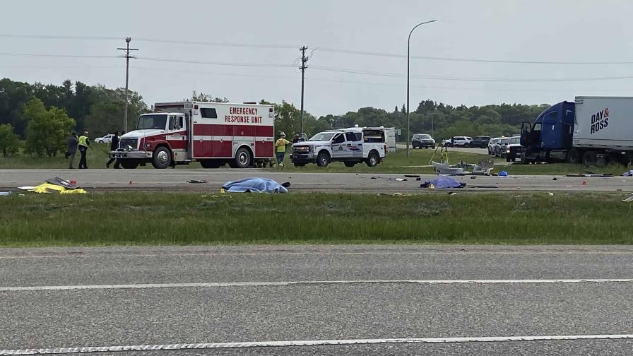 Al menos 15 muertos en un accidente entre un camión y un autobús en Canadá