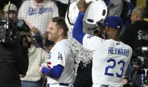 Dodgers ganan a Medias Blancas con sencillo de Freeman en 11mo