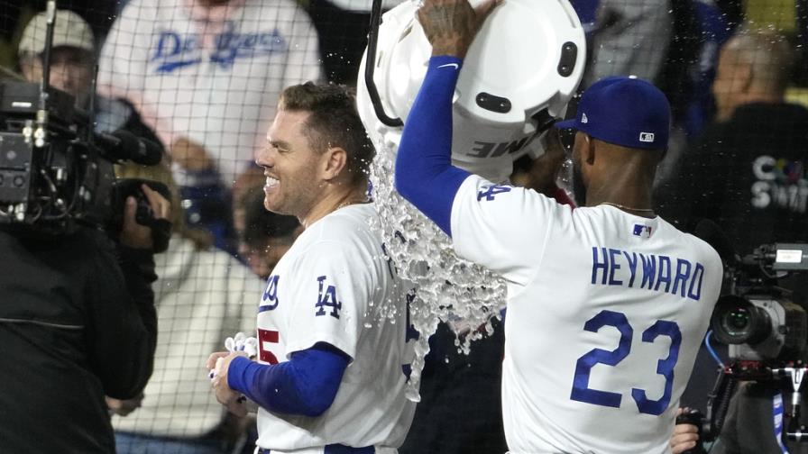 Dodgers ganan a Medias Blancas con sencillo de Freeman en 11mo