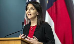 Exfuncionaria de Carolina del Norte es nueva directora de los CDC