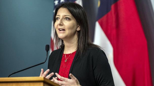 Exfuncionaria de Carolina del Norte es nueva directora de los CDC
