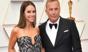 Esposa de Kevin Costner se niega a irse de casa y le pone orden de restricción al actor