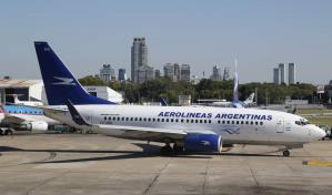 Azafata argentina es acusada de amenazar con bombas un vuelo para vengarse de su ex