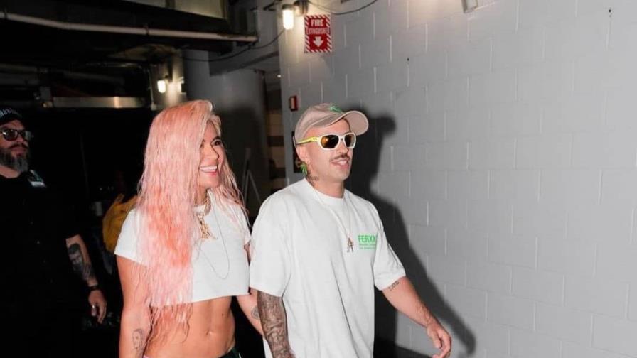 Karol G y Feid se dejan ver felices y tomados de la mano como respuesta a Anuel