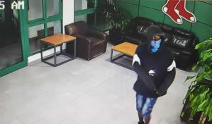 Roban utilería deportiva valorada en miles de dólares en Academia de Boston