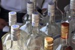 Al menos 12 muertos y 140 intoxicados por consumo de alcohol adulterado en Irán Al menos 12 muertos y 140 intoxicados por consumo de alcohol adulterado en Irán