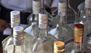 Al menos 12 muertos y 140 intoxicados por consumo de alcohol adulterado en Irán