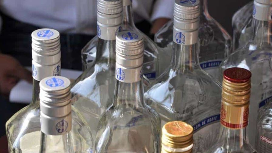 Al menos 12 muertos y 140 intoxicados por consumo de alcohol adulterado en Irán