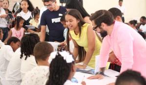 Fundación dona libros escritos por niños menores de diez años