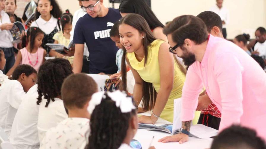 Fundación dona libros escritos por niños menores de diez años