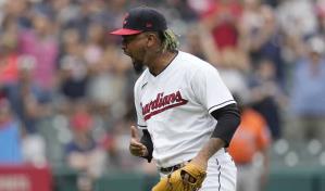 Cuatro relevistas dominicanos de lujo escriben historia única como bomberos