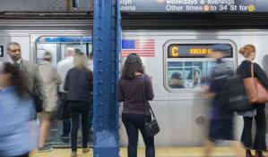 Un intento de robo en el metro de Nueva York termina en balacera y con el tirador prófugo