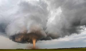 Un muerto por tornado en Misisipi, mientras tormentas y calor amenazan gran parte de EE.UU.