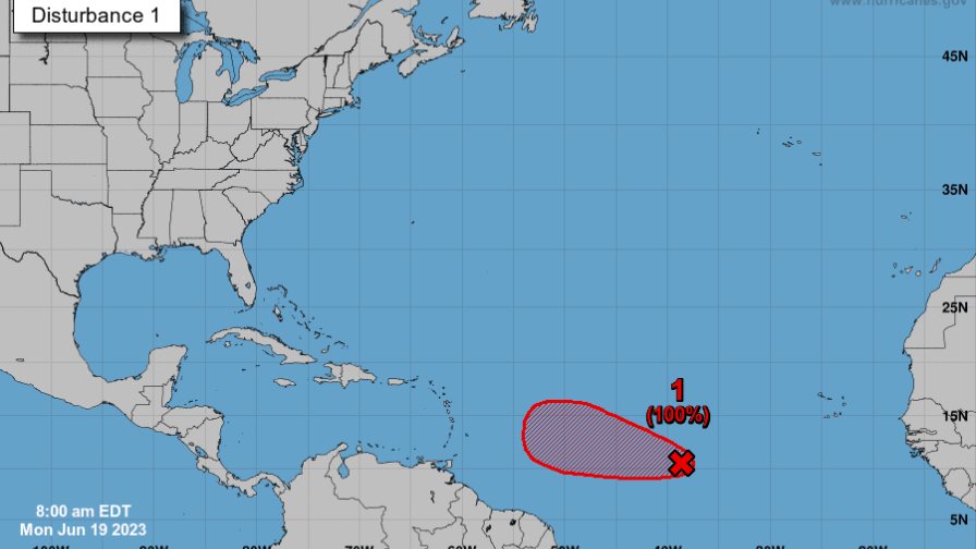 Zona de baja presión en el Atlántico podría convertirse en ciclón tropical este lunes