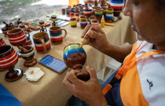 Congreso RD Naranja concluye con asistencia de emprendedores y artesanos