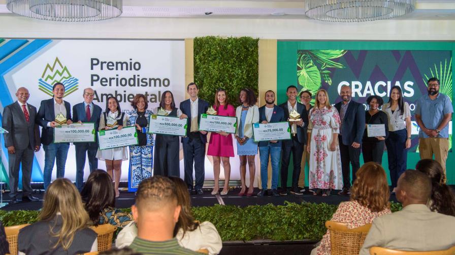Entregan séptima edición de Premio Periodismo Ambiental