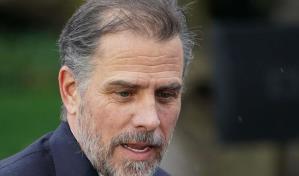 Biden expresa amor por su hijo después de que haya sido acusado de tres cargos