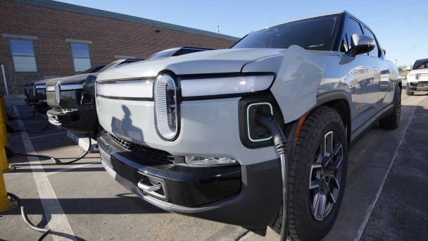 Autos eléctricos Rivian utilizarán la red de carga de Tesla