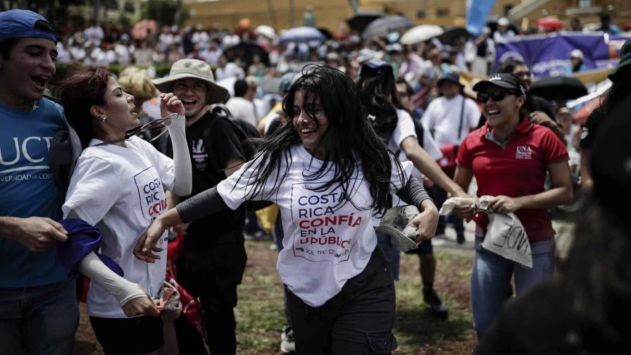 Miles salen a las calles en Costa Rica en defensa del presupuesto para la educación