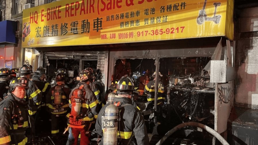 Mueren cuatro personas en un incendio en tienda de bicicletas eléctricas en Nueva York
