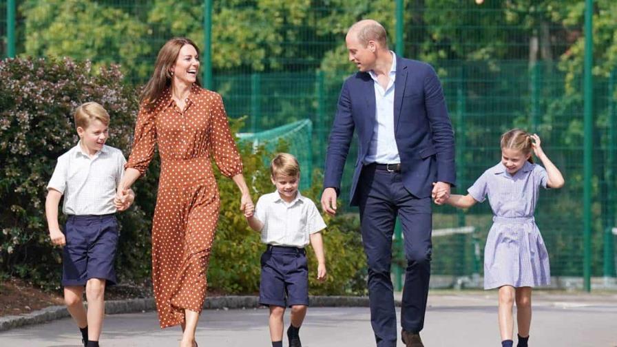 El príncipe William quiere que sus hijos conozcan la situación de los sin techo