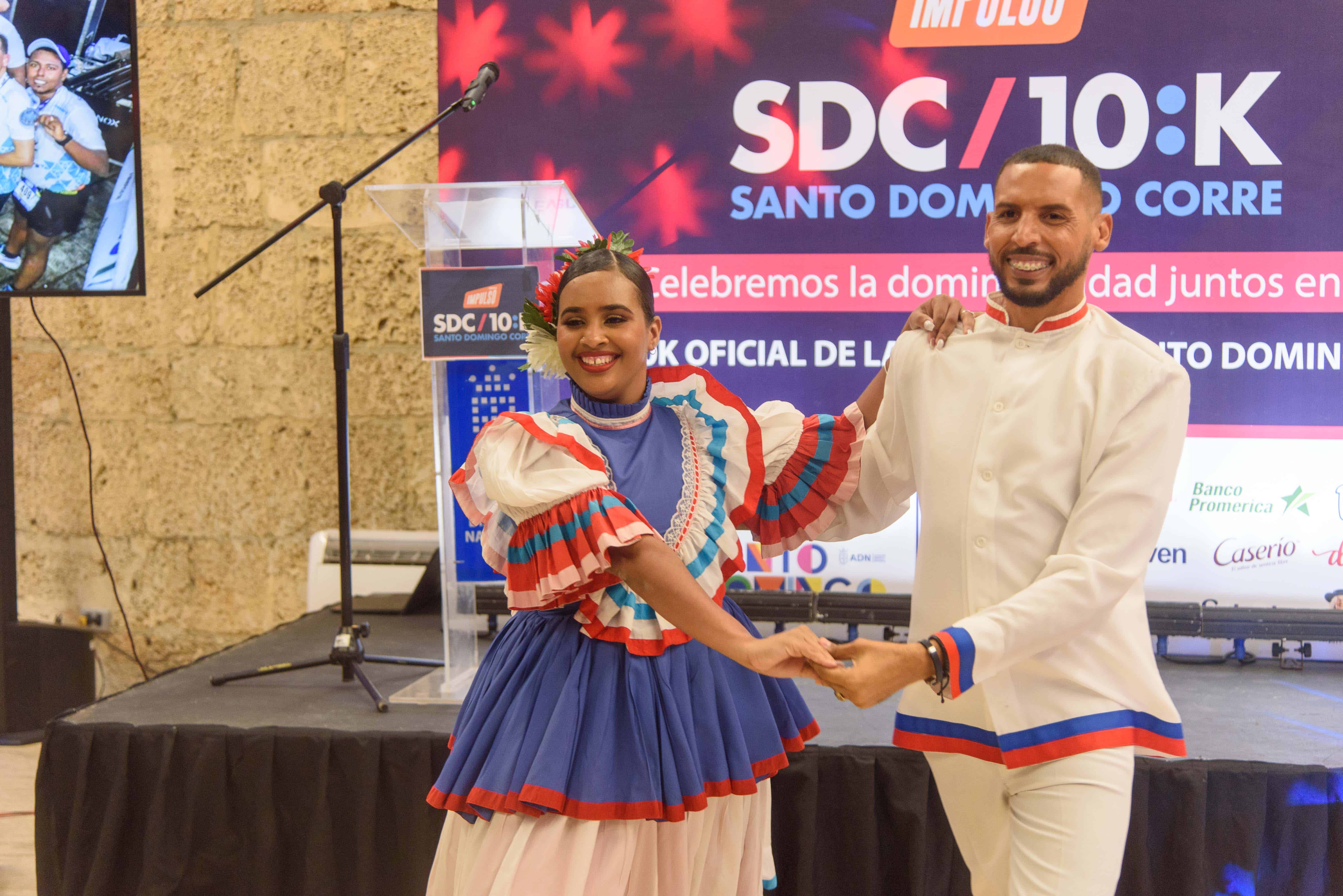 El evento culminó con una presentación de baile típico.