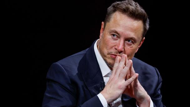 Musk prevé que Tesla tendrá coches de conducción autónoma este año