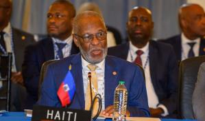 Canciller de Haití y ministra de Justicia retornan a su país por aeropuerto de Cabo Haitiano