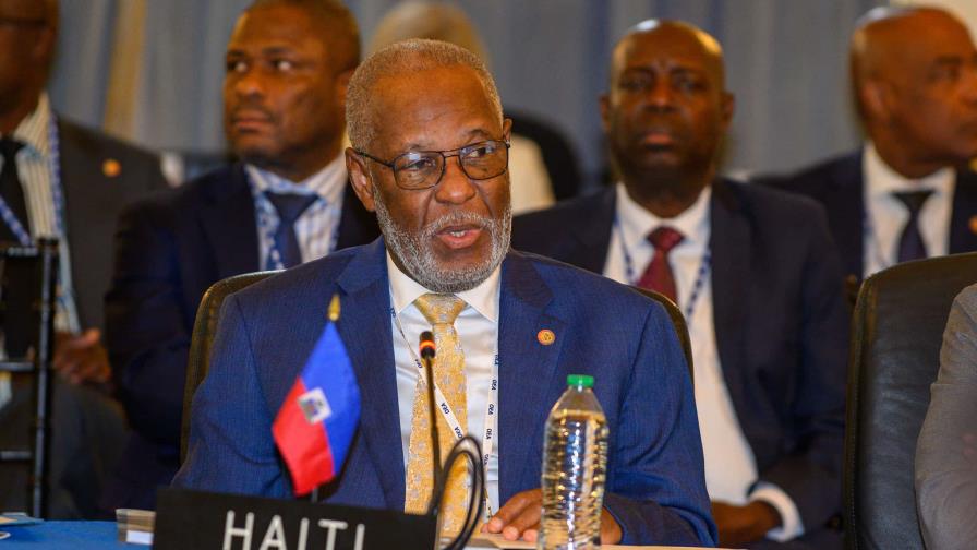 Canciller de Haití y ministra de Justicia retornan a su país por aeropuerto de Cabo Haitiano
