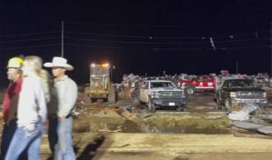 Un tornado deja al menos cuatro muertos y destrucción en pueblo de Texas