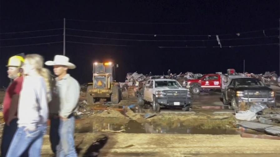 Un tornado deja al menos cuatro muertos y destrucción en pueblo de Texas