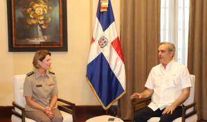 La comandante del Comando Sur de EE.UU. se reúne con Luis Abinader