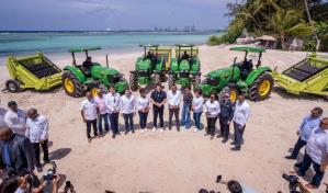 Ministerio de Turismo entrega equipos para limpieza de playas por RD$50 millones