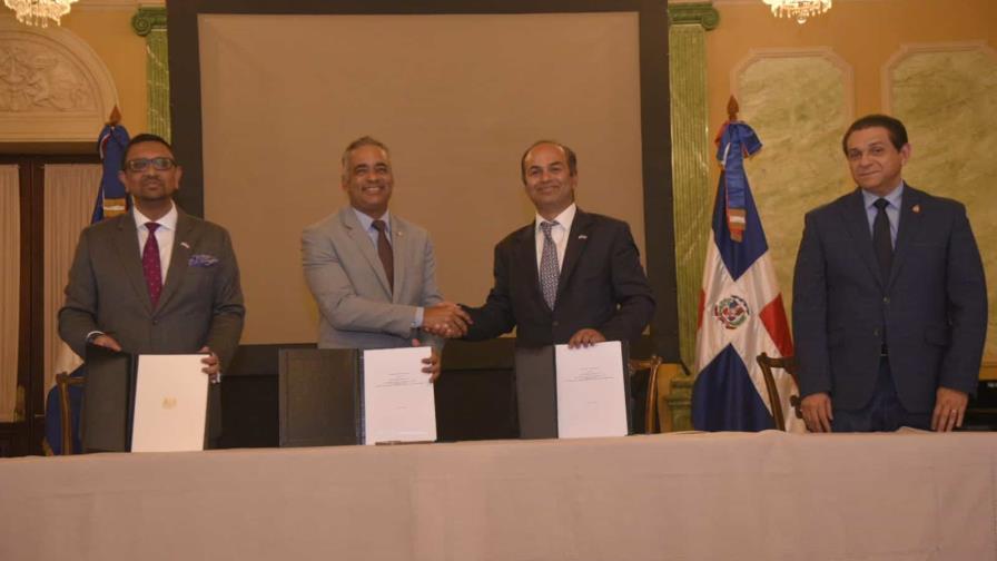 Gobierno dominicano firma memorándum de entendimiento con Reino Unido