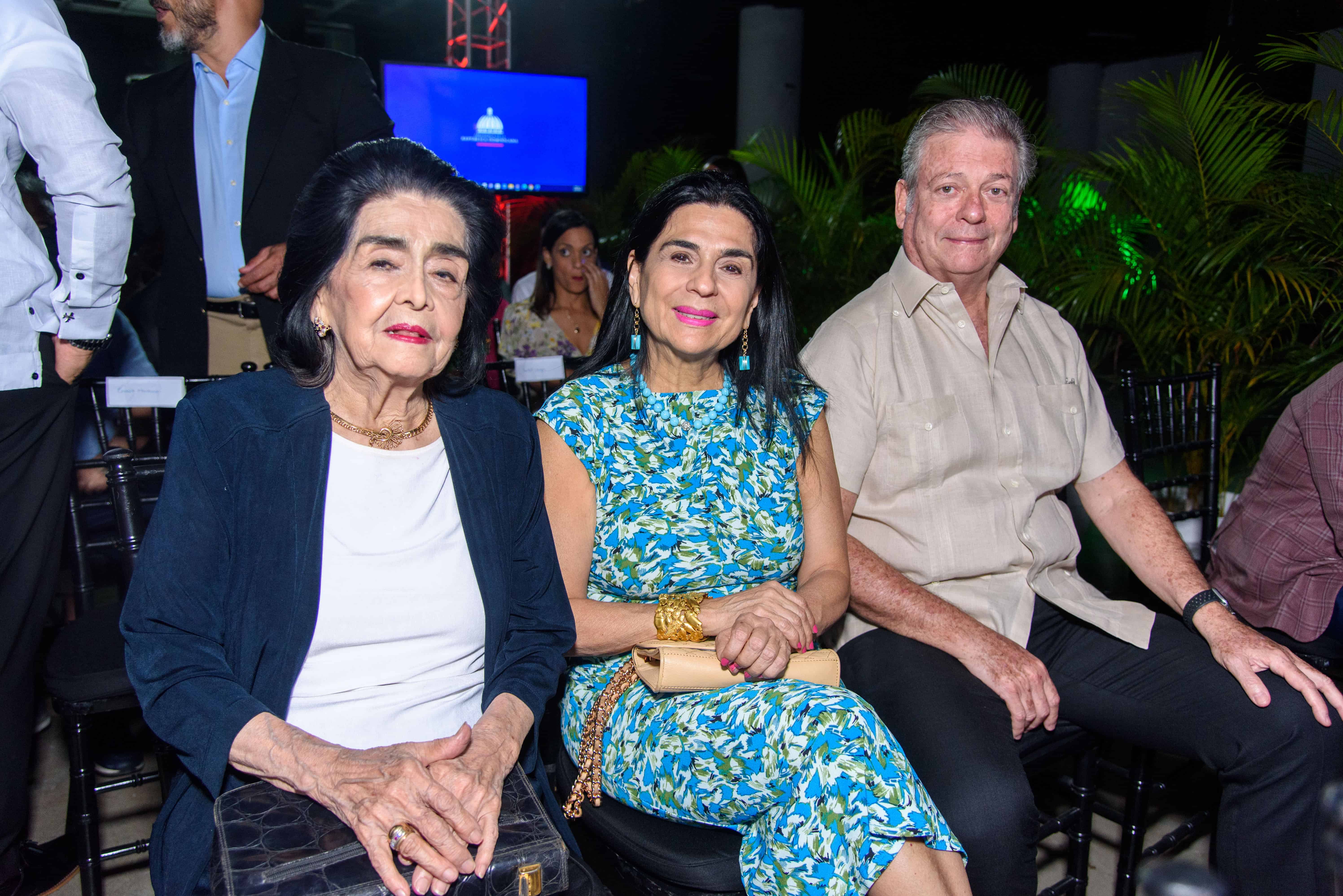 Miriam Calzada, Miriam Calzada  Aróstegui y Richard Aróstegui. 