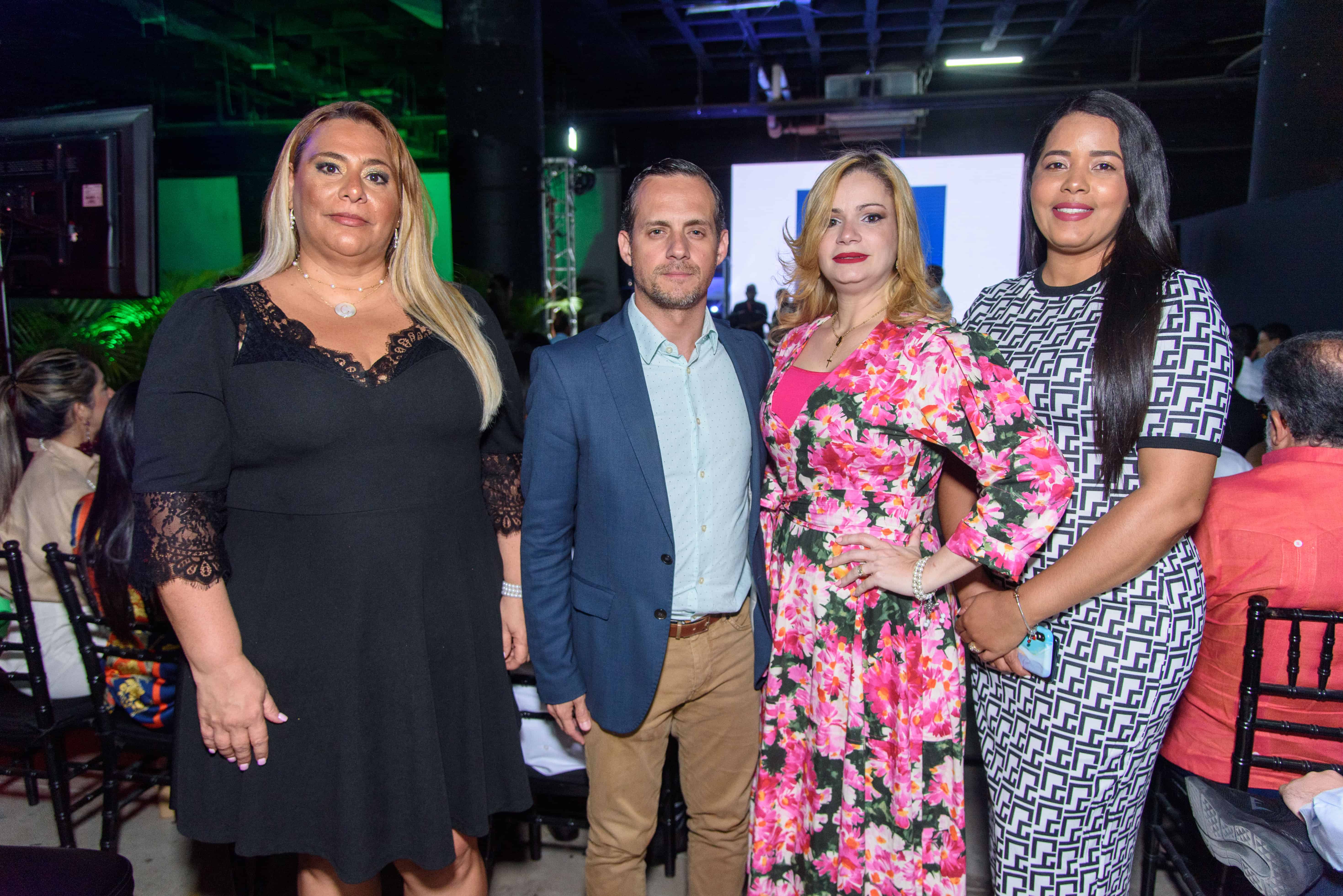 Carolina Camasta, José Vicente Melo, Annerys Ayala y Carmen Ruiz.