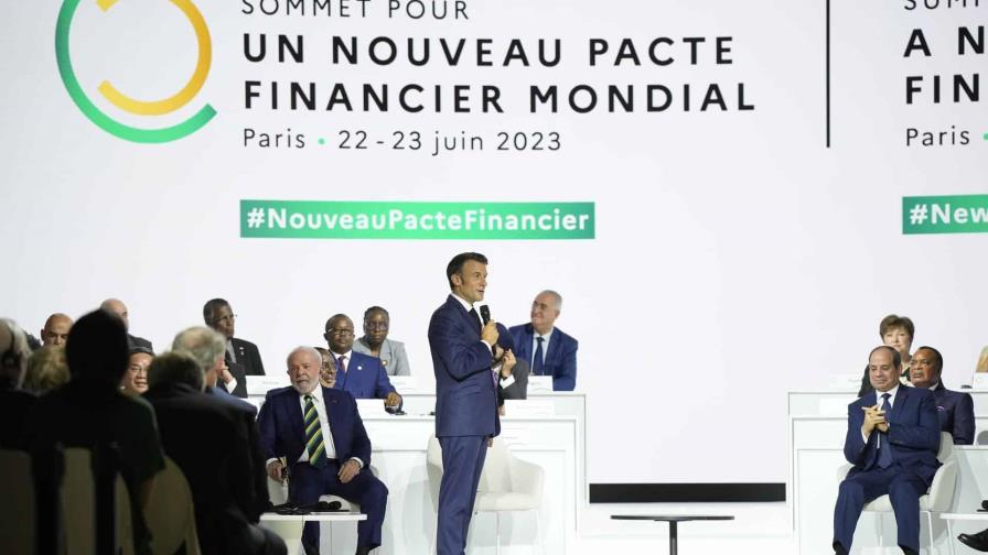 Macron presenta un consenso para financiar la lucha contra la pobreza y por el planeta