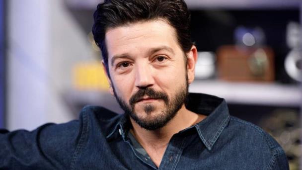 Diego Luna: Las cosas van cambiando poco a poco para los latinos, pero todavía hay mucho terreno por ganar