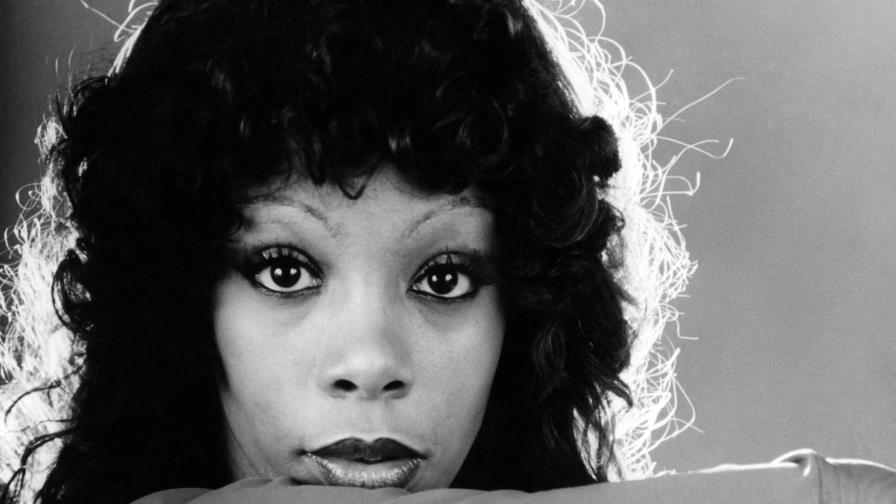 Salen a la venta fotos, pinturas y ropa de la leyenda Donna Summer