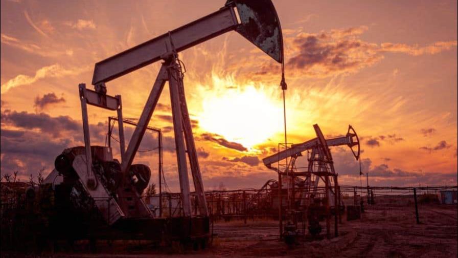 Precio del petróleo de Texas cierra con por debajo de 70 dólares por barril