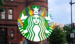 Más de 3,500 empleados de Starbucks en huelga por no dejarlos decorar locales en el mes LGBT