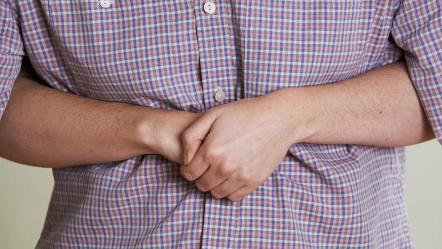 Cómo realizar la maniobra de Heimlich en caso de atragantamiento Cómo realizar la maniobra de Heimlich en caso de atragantamiento