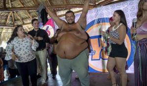 Con una barriga de 193 centímetros, un taxista gana concurso El papá panzón en Nicaragua