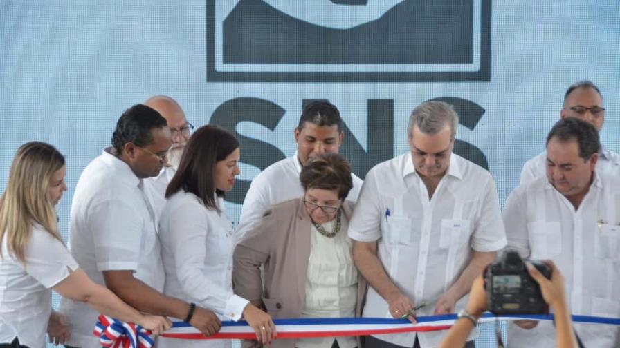 Presidente inaugura remodelación del Hospital de Villa Tapia en Hermanas Mirabal