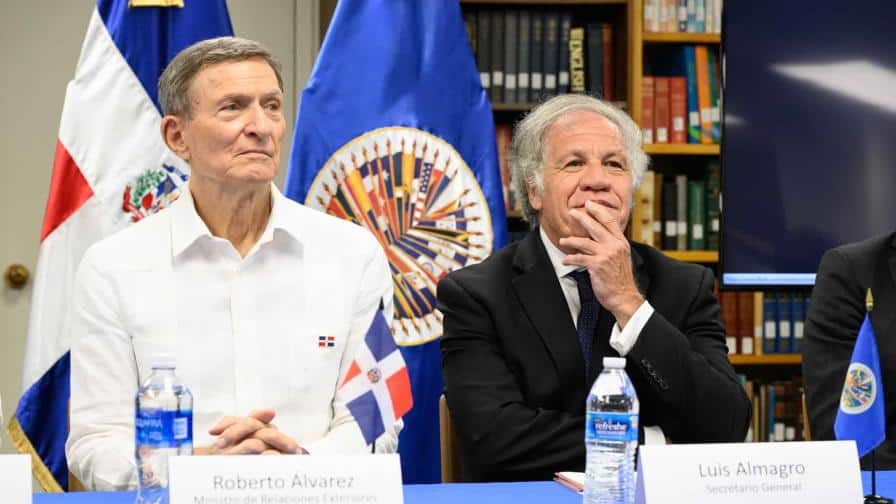 El canciller Roberto Alvarez y Luis Almagro, secretario general de la OEA